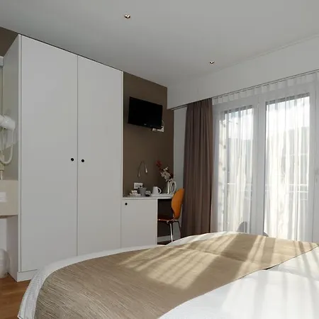 Elite Hotel 3*